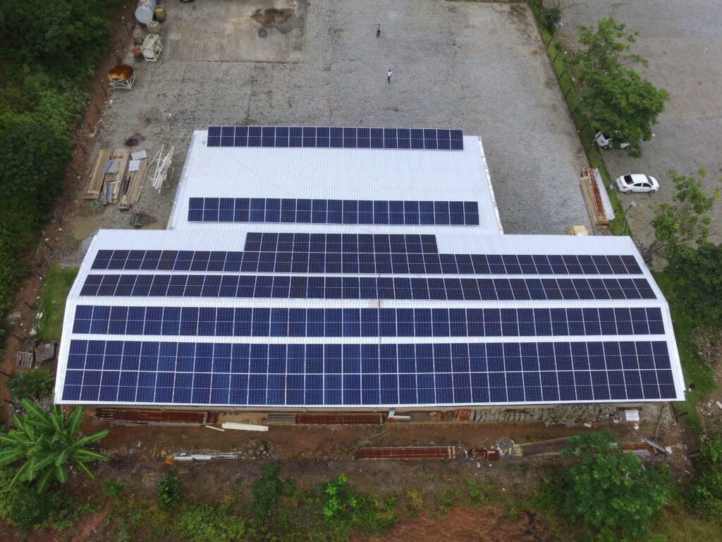 Projeto comercial de energia solar Alpha Solar